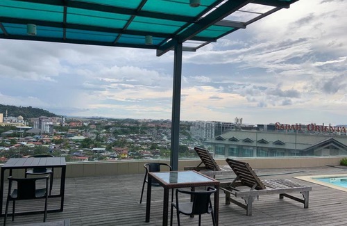Downtown Kota Kinabalu Hotel | Sky Suite Top floor with Rooftop Pool & Gym