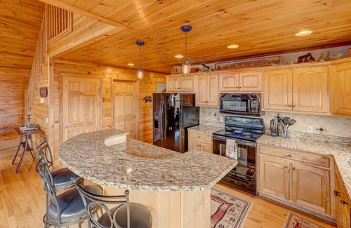 Epworth Cabin | Skydancer Lodge - Mountain Views | Pool Table | Hot Tub | Fire Pit