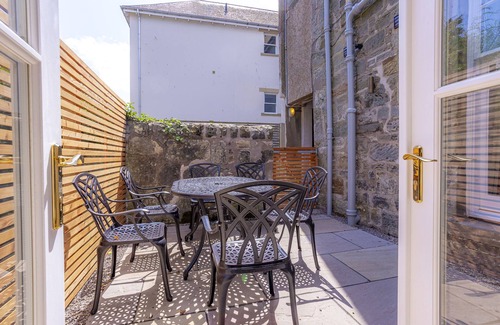 St. Andrews Apartment | Skye Sands | Westview House - 3 Bedrooms - Central