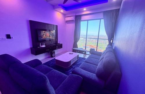 Central Seberang Perai Apartment | SkyHigh Family suites - 3BR, swimming pool, KTV & Game sets & many more!
