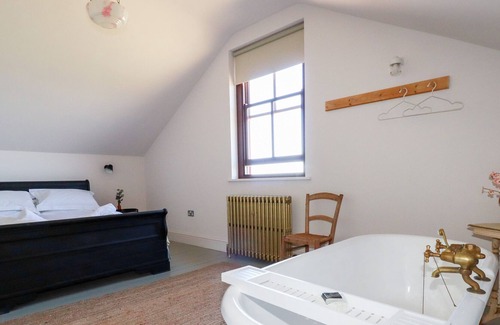 Port Isaac Cottage | SKYLARK, pet friendly, luxury holiday cottage in Port Isaac