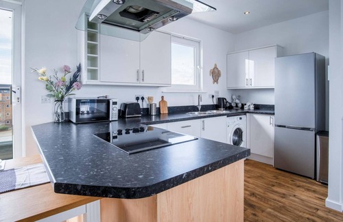 Llanelli Apartment | Skyline Duplex Penthouse - 3 Bedroom - Llanelli