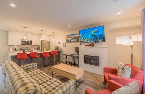 Canmore Apartment | Skyline Getaway - Mountain Views - Pool - Hot Tub