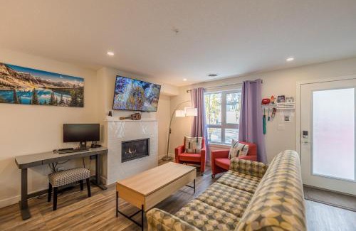 Canmore Apartment | Skyline Getaway - Mountain Views - Pool - Hot Tub