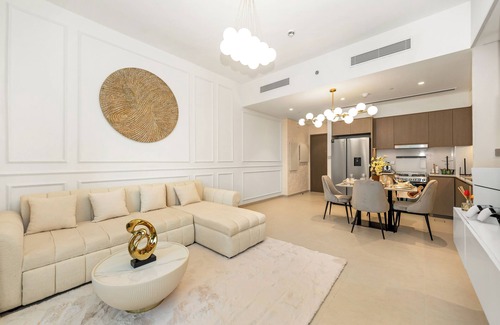 Downtown Dubai Apartment | Skyline Grandeur I Burj & Fountain View