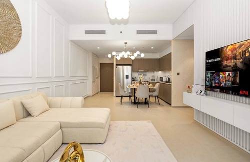 Downtown Dubai Apartment | Skyline Grandeur I Burj & Fountain View