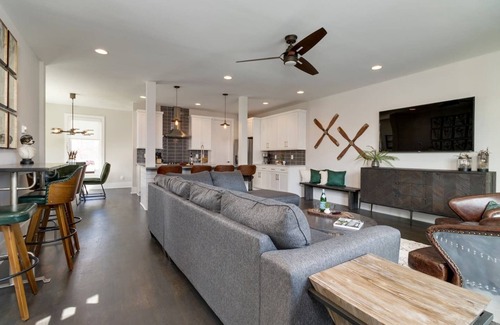 Downtown Nashville House | Skyline Oasis: City Retreat w/Epic Rooftop Views!
