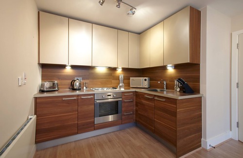 Basingstoke Apartment | Skyline Plaza by Viridian Apartments