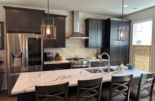 Charlotte House | Skyline Rooftop, Walk to Stadium, Walk to Uptown