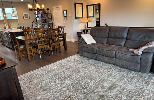 Charlotte House | Skyline Rooftop, Walk to Stadium, Walk to Uptown
