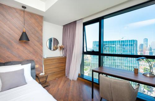 Old Boulevard Apartment | Skyline Supreme by Aesthaven
