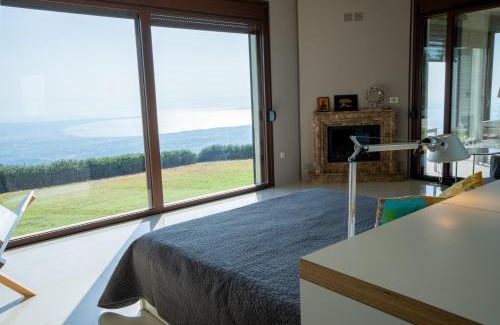 Pylaia-Chortiatis Villa | SKYLINE VILLA ESTATE The Luxury Mountain Experience