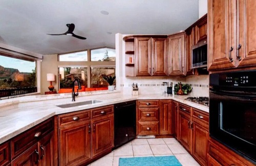 West Sedona House | Skyview Sedona - Epic Views, Location, & Hot Tub!