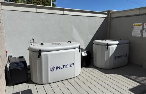 People's Freeway House | SLC Ski Lodge 2BR Townhome King Garage