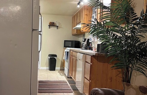 Knik-Fairview Cabin | Sled Dog Cabin: Family, Pet Friendly Quiet Home in Wasilla