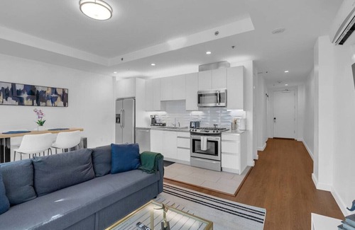 Downtown Tulsa Apartment | Sleek 1BR Near BOKCenter-Gym,Lounge,Balcony,PetOK