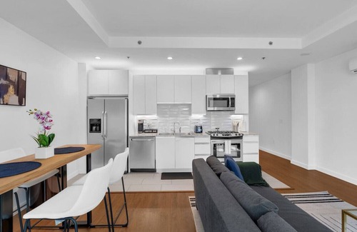 Downtown Tulsa Apartment | Sleek 1BR Near BOKCenter-Gym,Lounge,Balcony,PetOK