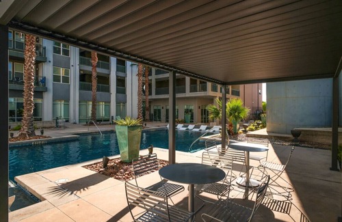 King William Apartment | Sleek 1BR w/Gym, Parking, Near King Wms&Towers