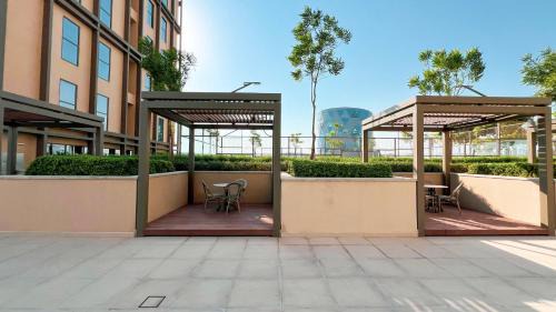 Trade Centre 1 Apartment | Sleek 2bed at Collective 01 with Panoramic View