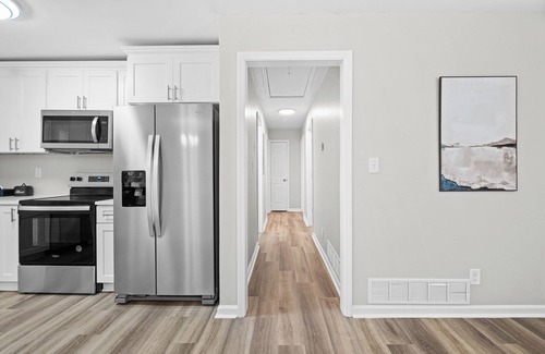 Stockbridge House | Sleek 3 BR home w/self check in Private!