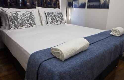 Marlborough Apartment | Sleek 3Bed/3Bathroom Flat@Harrow