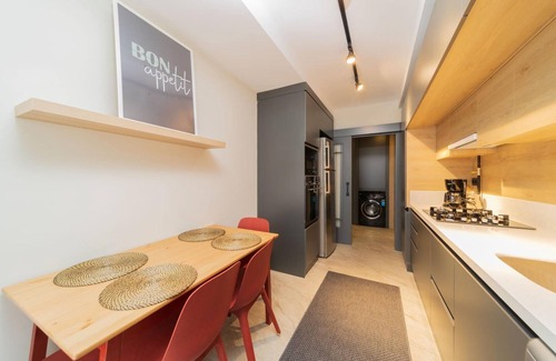 Kaleici Apartment | Sleek and Central Apartment in Muratpasa