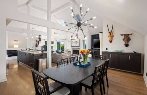 Solana Beach House | Sleek and Chic by the Beach