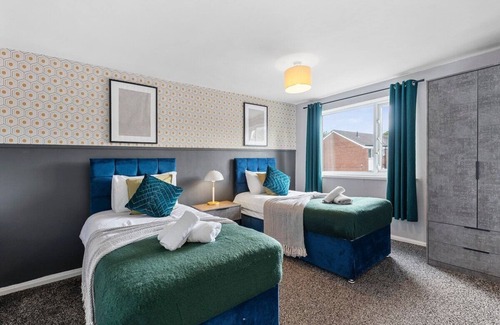 Bolton House | Sleek and Stylish 3 Bed House - Great Location