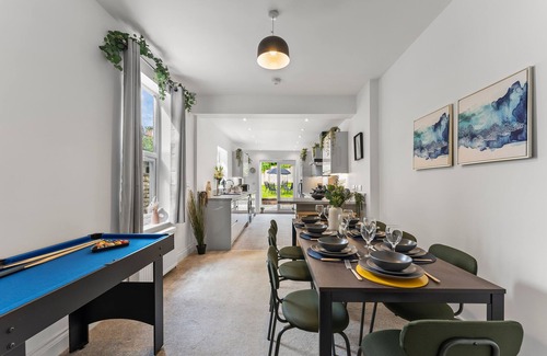 Bedminster House | Sleek and Stylish Bristol Abode - Sleeps 5