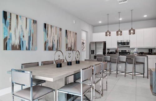 Reunion Condo | Sleek Condo near Disney and Resort & Waterpark Access - B42-149