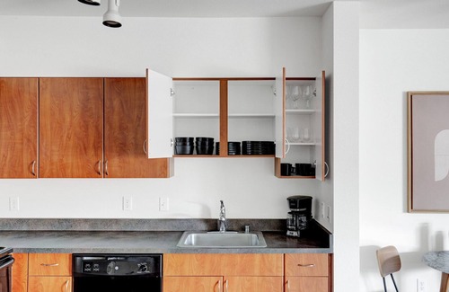 West Bellevue Apartment | Sleek Downtown Bellevue 1BR w/W/D & Storage, near Shops, by Blueground