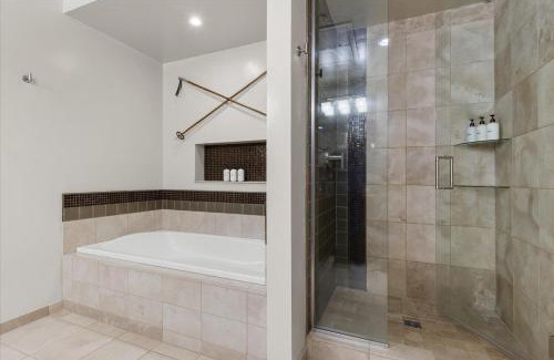Downtown Steamboat Springs House | Sleek Mountain Retreat - Downtown - Summer AC