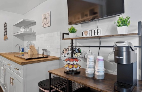 Southwest Raleigh Apartment | Sleek Urban Loft Dwntown Raleigh