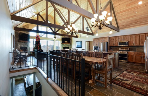 Indian Point House | Sleep 36 - 16 King Beds - Indoor Pool - 3 min to SDC! -Vanessa's Vacation Homes