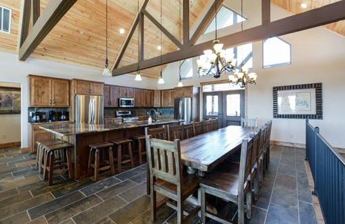 Indian Point House | Sleep 36 - 16 King Beds - Indoor Pool - 3 min to SDC! -Vanessa's Vacation Homes