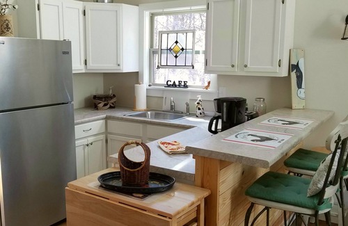 Valley Head Cabin | ♥ Sleep in the woods, wake to the birds - Hot tub, King bed, PRIVACY!