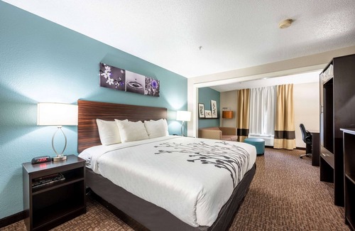 Crestline Heights Hotel | Sleep Inn & Suites Birmingham - Hoover
