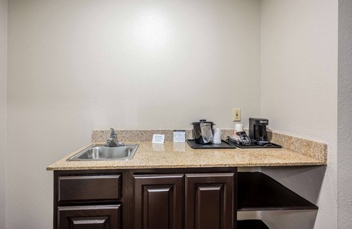Crestline Heights Hotel | Sleep Inn & Suites Birmingham - Hoover