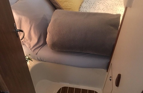 Downtown Charleston Boat Rental | Sleep on a Boat /Historic Downtown Charleston