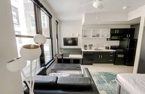 Springfield Apartment | Sleepover: Adorable Studio - Downtown Springfield