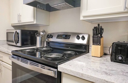 Oklahoma City Apartment | Sleepover Modern 1BD/1BA + Gym - Oklahoma City