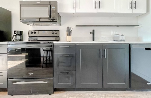 Bowling Green Apartment | Sleepover: Sleek 1BD/1BA - Bowling Green