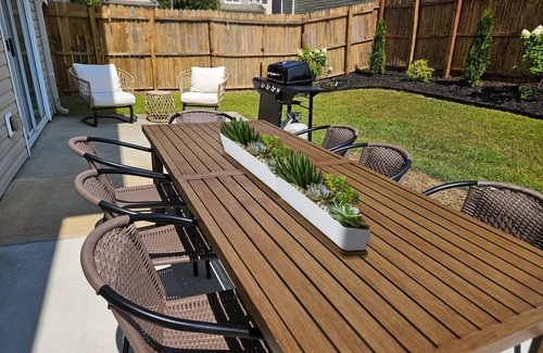 Lawrenceville House | Sleeps 10 | Pet & Family | 4BR Stay Near Hospital