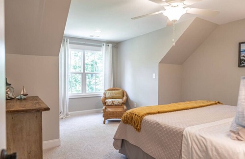 Carthage House | Sleeps 10! Whispering Pines Lakeside