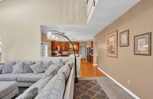 East Stroudsburg Apartment | Sleeps 12 | Sauna+Bar+Basement Game Room+Fire Pits