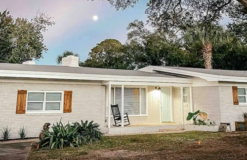 Woodlawn House | Sleeps 14 w/Boat Slip & Gulf Access! 5 B/3BA PET FRIENDLY