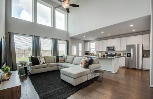 Klein House | Sleeps 16 + 6 BR House + Spacious Yard + Pool Table
