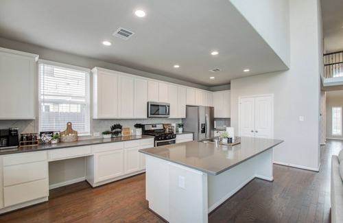 Klein House | Sleeps 16 + 6 BR House + Spacious Yard + Pool Table