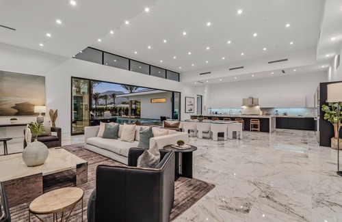 Indio Villa | Sleeps 17 | 6BR Retreat w/Pool, Hot Tub & Pickleball | Bravo Villa #3