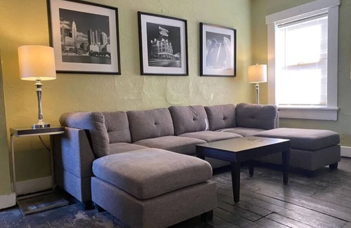 Dayton Apartment | Sleeps 18! 11 Beds, 6 Bedrooms + WIFI!